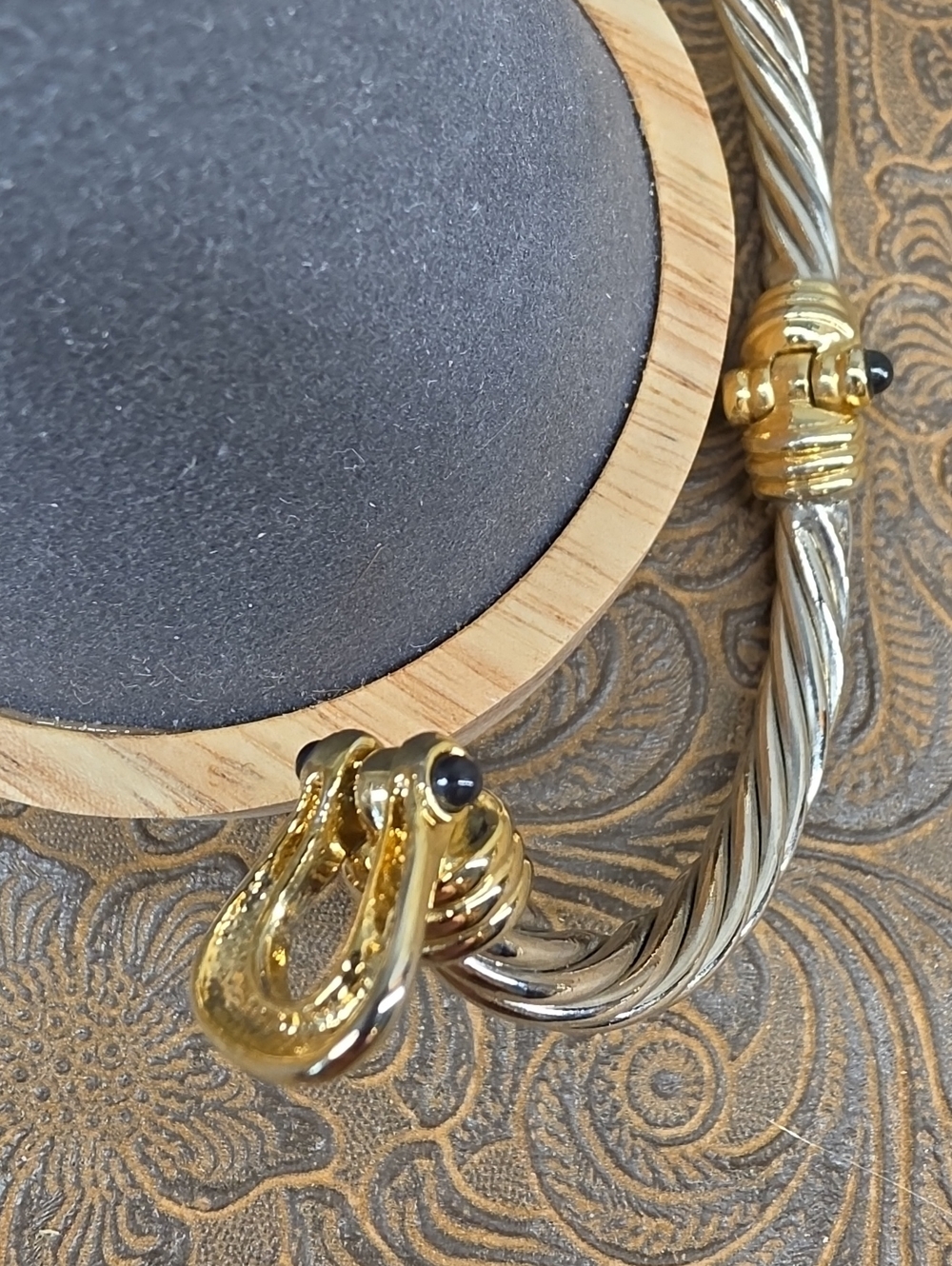 Vintage Gold Silver Two Tone Twisted Cable Black Accent Hinged Buckle Bracelet - Picture 6 of 8
